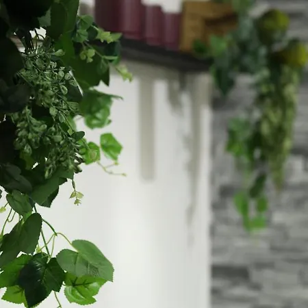 2nd Floor - Holiday House Appartamento