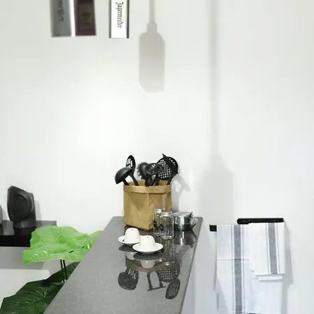 2nd Floor - Holiday House Appartamento