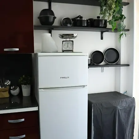 2nd Floor - Holiday House Appartamento